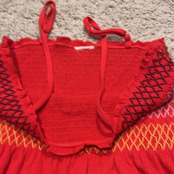 Red Smocked string-strap Top 😍😍😍 - Picture 3 of 5